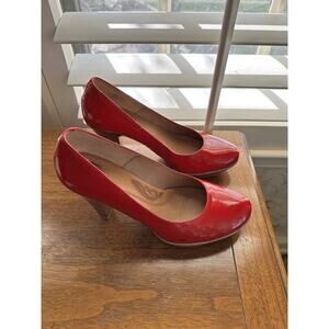 Sofft Women's Leather Heels Size 10M Red Pattern Leather